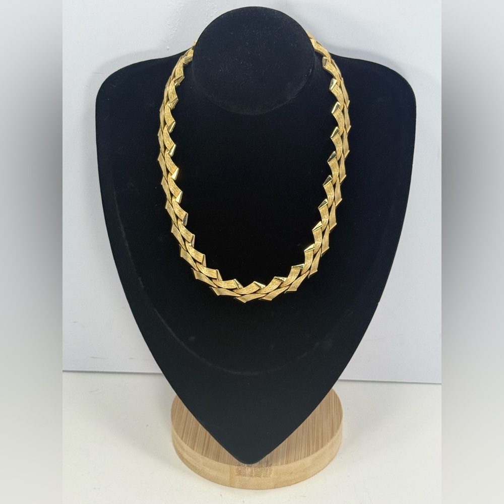 Vintage 1960's/70's Trifari Gold-Tone Textured & Polished Necklace